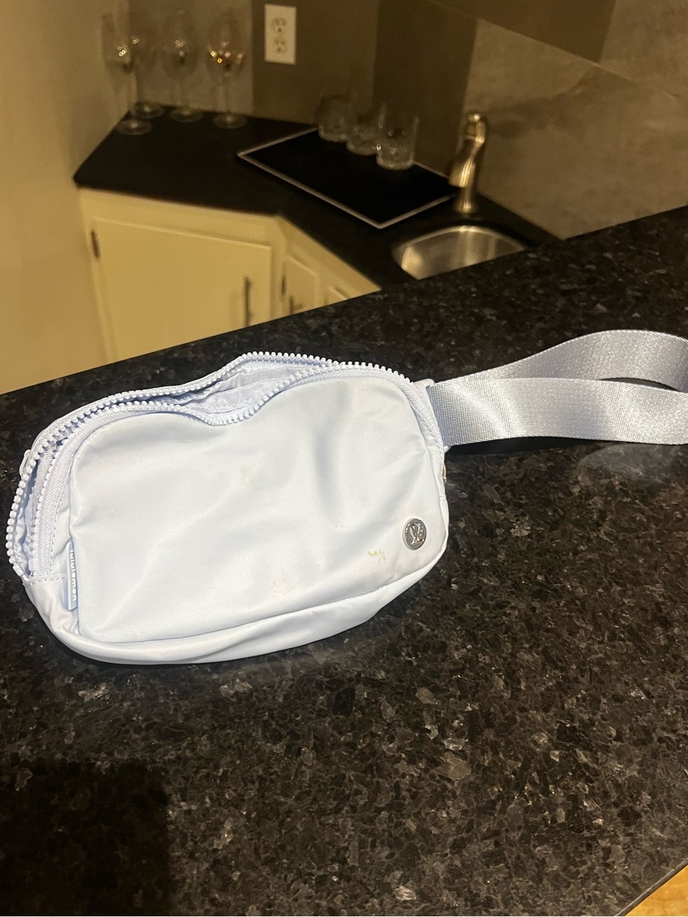 Lululemon everywhere belt bag